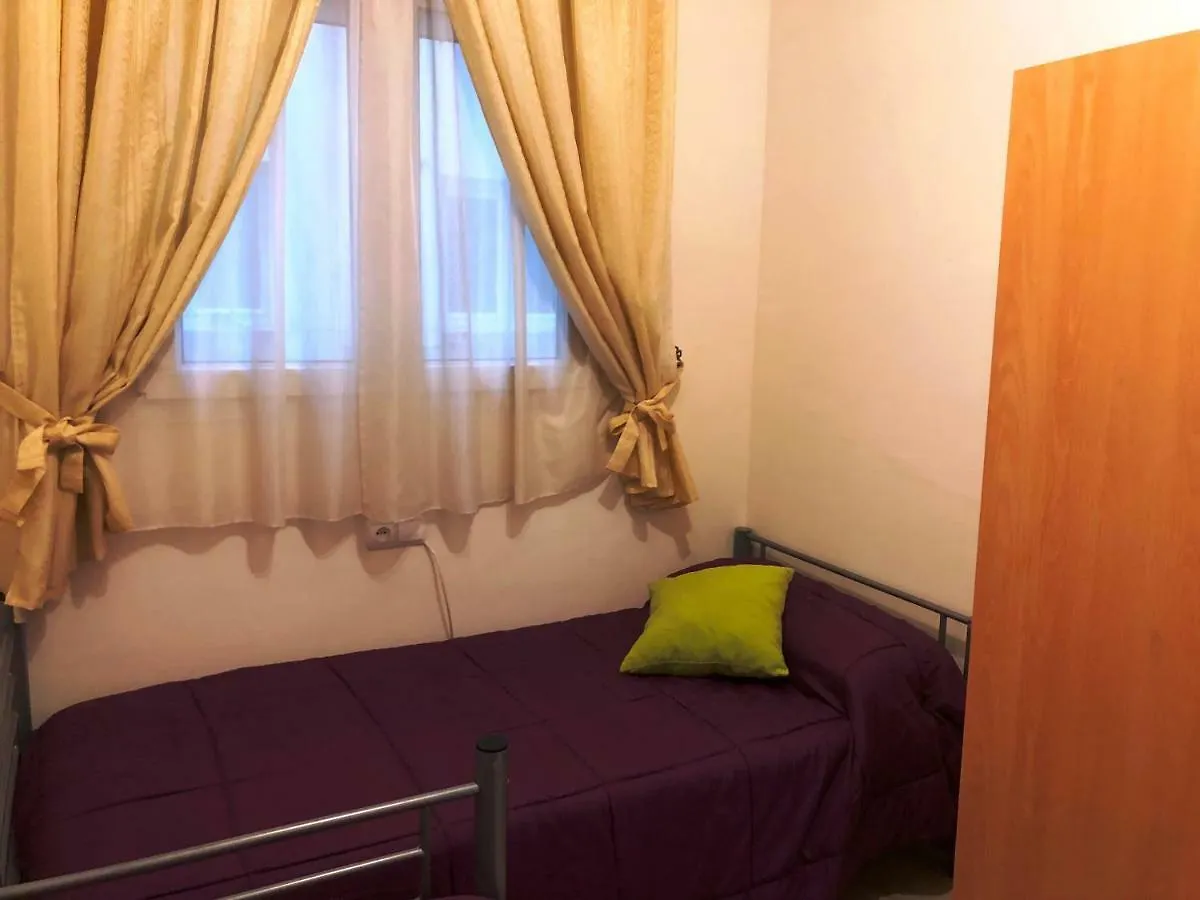 アパート ホテルApartamento Gorrion グラナダ